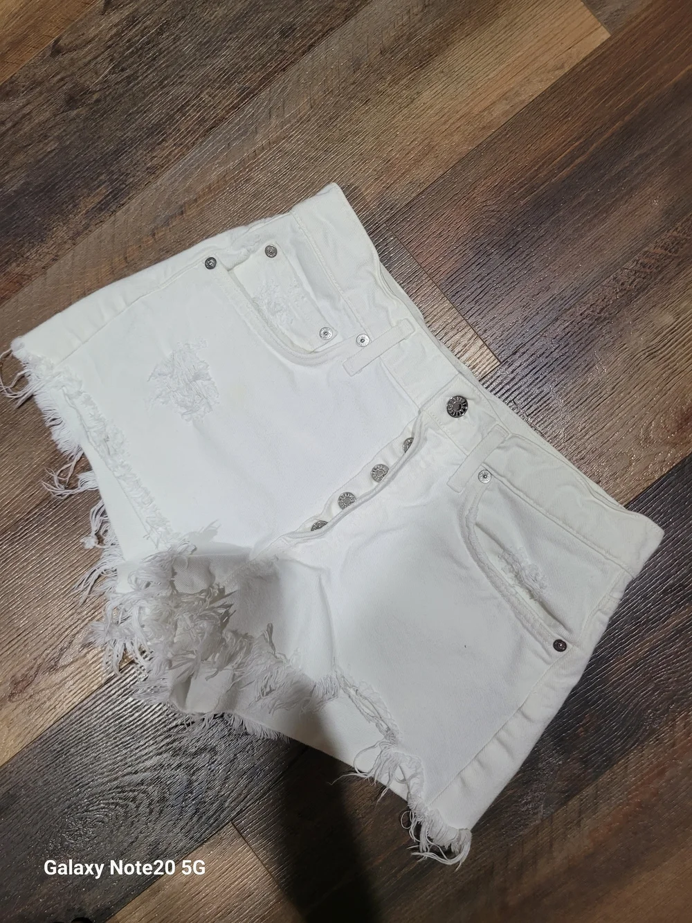 AGOLDE White Distressed Mid Rise Button Fly Denim Shorts Size 26 EUC Inseam 2